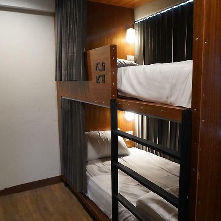 Slee Hostel Chiangmai (Adults Only) Chiang Mai Exterior photo