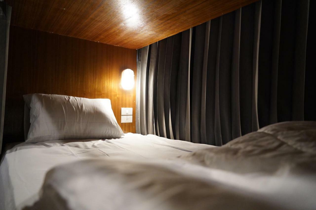 Slee Hostel Chiangmai (Adults Only) Chiang Mai Exterior photo